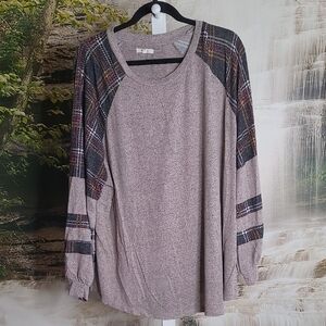 Maurices Womens 3X Heather Gray Super Soft & Comfy Shirt with Plaid Long Sleeves